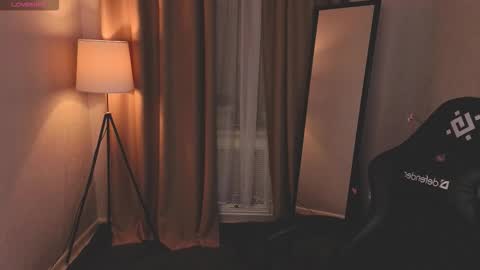 naavyy online show from November 2025 01:46:02 PM