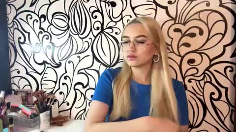 Katrin online show from February 2026 11:21:01 AM