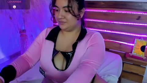 Nadine online show from April 2026 11:22:02 PM