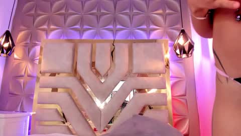 Snapshot of nahia_low chatting on December 2024 10:17:02 AM  Valeria  online show from December 2024 10:17:02 AM