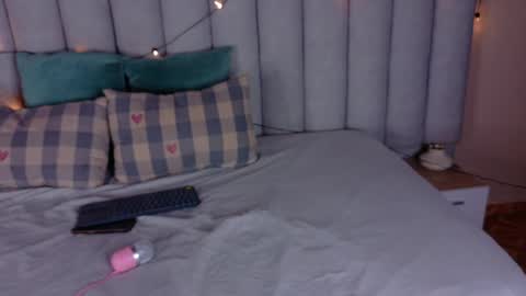  VICTORIA  online show from April 2026 07:33:02 PM