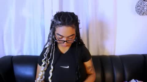 nahomy_hancook online show from December 2025 09:00:01 PM