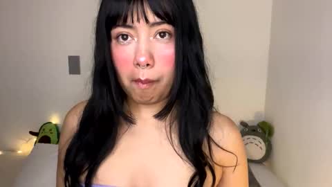 nahomy online show from March 2026 01:22:02 PM