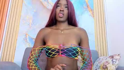 Nahomy  online show from October 2025 10:54:02 PM