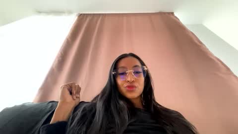 Nahomy  online show from January 2026 09:20:01 PM