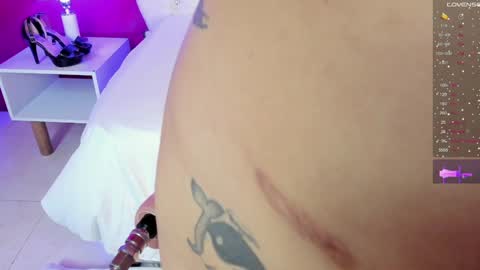 Nahomy Roberts online show from January 2025 03:00:01 PM