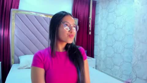 Snapshot of nai_blue chatting on September 2025 12:43:01 AM nai_blue online show from September 2025 12:43:01 AM