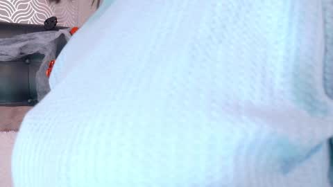 naiaramasson_ online show from October 2025 12:16:01 PM