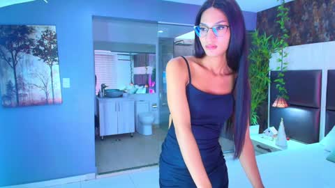 Snapshot of nailuj66 chatting on December 2024 04:14:02 PM Lia online show from December 2024 04:14:02 PM