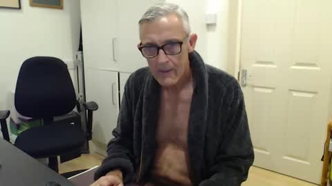 Snapshot of nakedcarpenteruk chatting on November 2025 05:23:01 PM nakedcarpenteruk online show from November 2025 05:23:01 PM