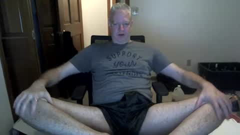Snapshot of nakedilmale chatting on June 2026 09:17:01 AM Tip 100 for my full real name online show from June 2026 09:17:01 AM