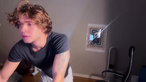 Snapshot of namiraaxel chatting on December 2024 08:42:01 PM Georges online show from December 2024 08:42:01 PM