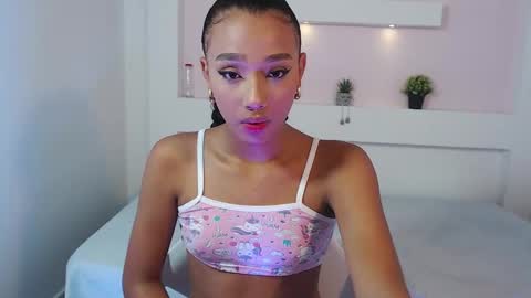 Namoi Smith online show from December 2024 03:38:02 AM