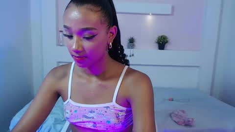 Namoi Smith online show from December 2024 09:50:02 AM