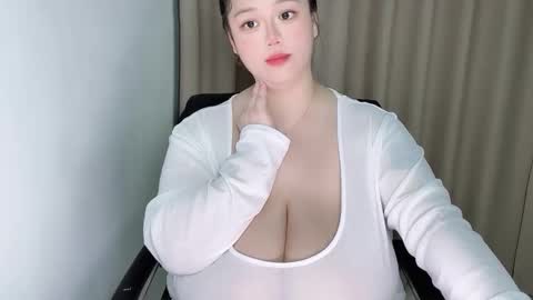 Snapshot of nanabigbobo chatting on April 2026 08:57:02 PM nanabigbobo online show from April 2026 08:57:02 PM