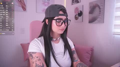 ELLA online show from November 2025 08:19:02 PM