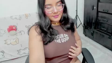 Snapshot of naoko_uwu chatting on November 2025 12:10:02 AM Naoko online show from November 2025 12:10:02 AM