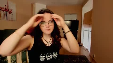 Snapshot of naomi_di chatting on June 2026 05:57:02 AM naomi_di online show from June 2026 05:57:02 AM