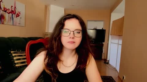 Snapshot of naomi_di chatting on June 2026 06:20:01 AM naomi_di online show from June 2026 06:20:01 AM