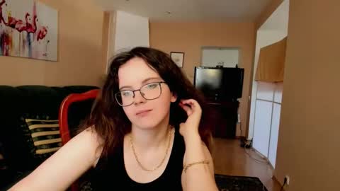 Snapshot of naomi_di chatting on June 2026 06:52:02 AM naomi_di online show from June 2026 06:52:02 AM