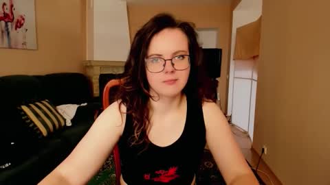 Snapshot of naomi_di chatting on June 2026 06:06:01 AM naomi_di online show from June 2026 06:06:01 AM