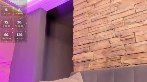 Naomi online show from November 2025 02:12:02 AM