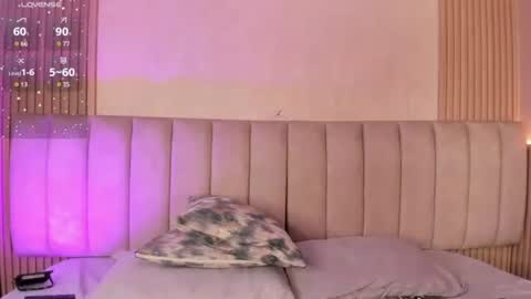 Snapshot of naomi_hill1 chatting on July 2026 12:42:02 PM Naomi online show from July 2026 12:42:02 PM