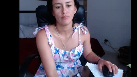 Snapshot of naomi_l0ve chatting on April 2026 04:08:01 PM Lucy online show from April 2026 04:08:01 PM