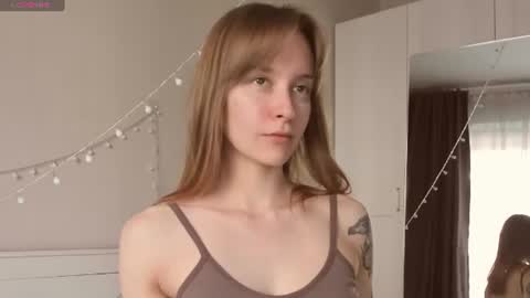 Snapshot of naomi_oops chatting on June 2026 03:27:01 PM Naomi online show from June 2026 03:27:01 PM
