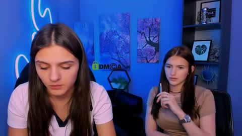 Snapshot of naomi_perl chatting on June 2026 01:21:02 PM Naomi online show from June 2026 01:21:02 PM