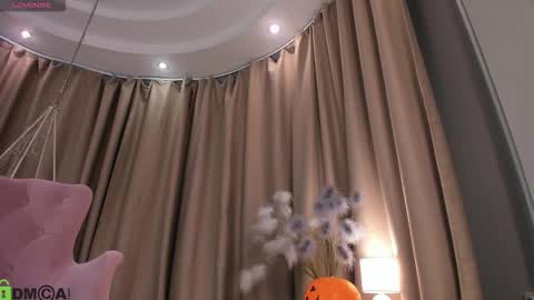 Naomi online show from November 2025 01:51:02 AM