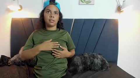 naomi_x0 online show from December 2025 01:42:01 PM