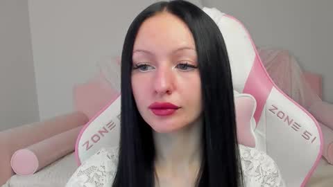 Naomi online show from November 2025 05:06:02 AM