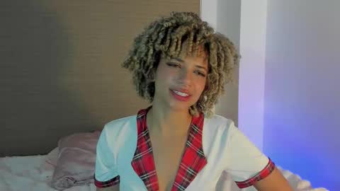 naomidawson online show from January 2026 11:17:01 PM