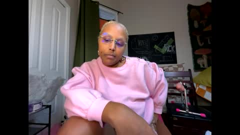 Snapshot of naomigiirl6 chatting on December 2024 04:36:01 PM Naomigiirl6 online show from December 2024 04:36:01 PM