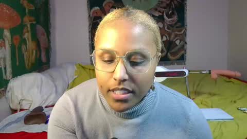 Snapshot of naomigiirl6 chatting on December 2024 03:10:01 PM Naomigiirl6 online show from December 2024 03:10:01 PM