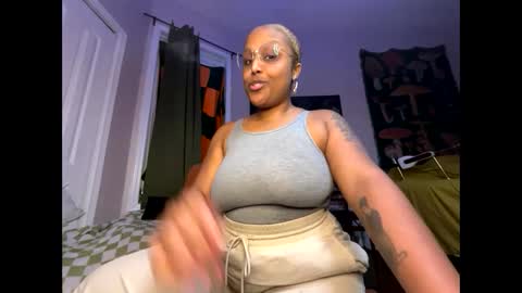Snapshot of naomigiirl6 chatting on December 2024 04:08:02 PM Naomigiirl6 online show from December 2024 04:08:02 PM