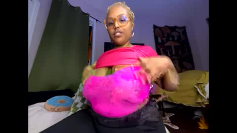 Snapshot of naomigiirl6 chatting on January 2025 12:57:02 PM Naomigiirl6 online show from January 2025 12:57:02 PM