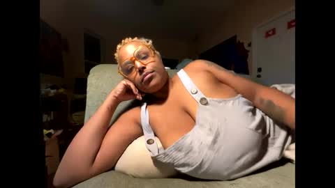 Snapshot of naomigiirl6 chatting on January 2025 09:15:02 AM Naomigiirl6 online show from January 2025 09:15:02 AM