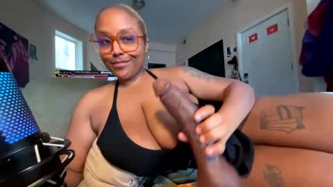 Snapshot of naomigiirl6 chatting on February 2025 04:35:01 PM Naomigiirl6 online show from February 2025 04:35:01 PM