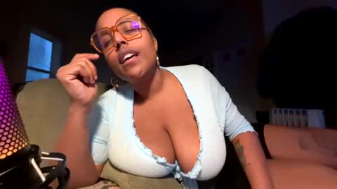 Snapshot of naomigiirl6 chatting on February 2025 12:24:01 PM Naomigiirl6 online show from February 2025 12:24:01 PM