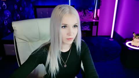 naomihita online show from April 2026 08:17:02 AM