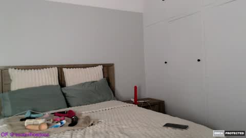 naomirhoades online show from April 2026 10:07:02 AM