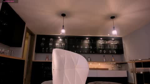 Naomi online show from April 2026 01:36:02 PM