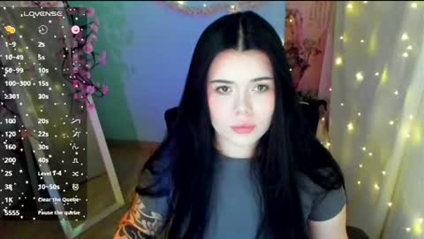 Snapshot of naomivibes chatting on June 2026 06:27:02 AM Naomi online show from June 2026 06:27:02 AM