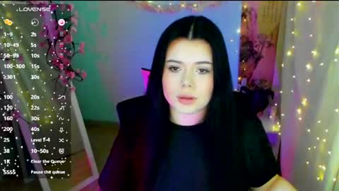 Snapshot of naomivibes chatting on June 2026 07:00:01 AM Naomi online show from June 2026 07:00:01 AM