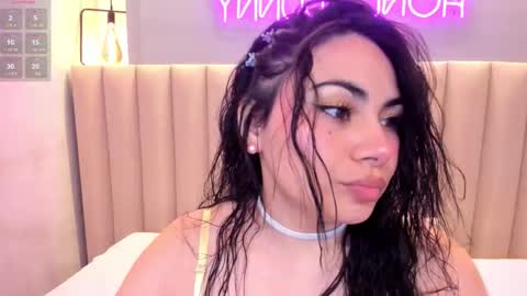 Naomy  online show from January 2026 09:52:02 PM