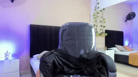 Nascary Fox online show from November 2025 09:15:02 PM