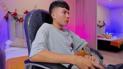 Nascary Fox online show from January 2026 07:17:01 PM