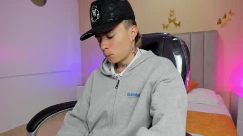 Nascary Fox online show from April 2026 12:00:02 PM